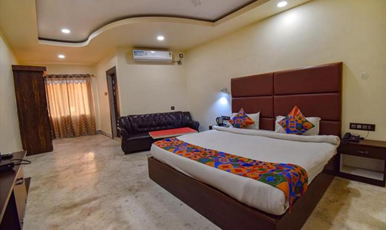 Fabhotel Rr Suites Guwahati Extérieur photo