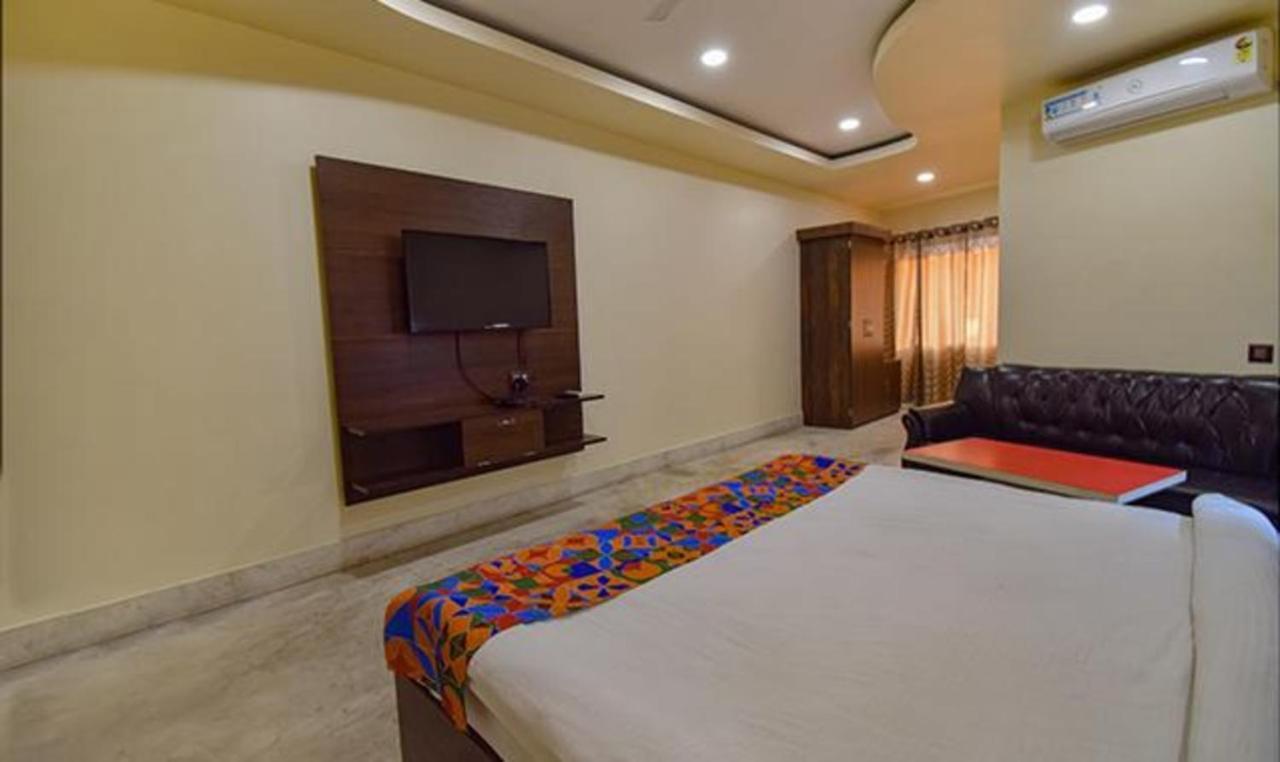 Fabhotel Rr Suites Guwahati Extérieur photo