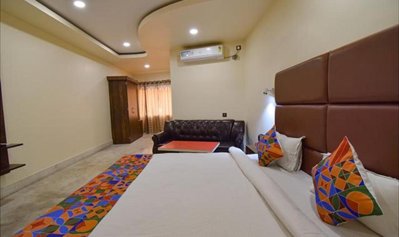 Fabhotel Rr Suites Guwahati Extérieur photo