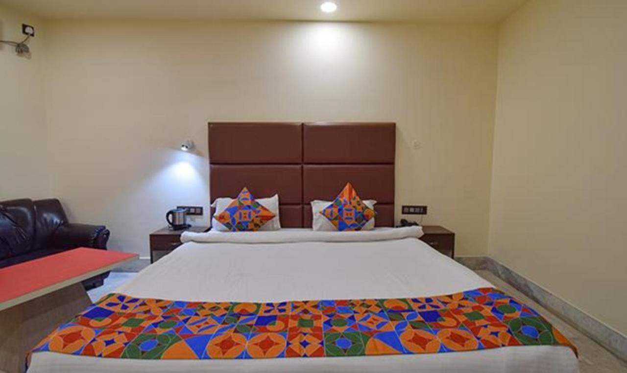 Fabhotel Rr Suites Guwahati Extérieur photo